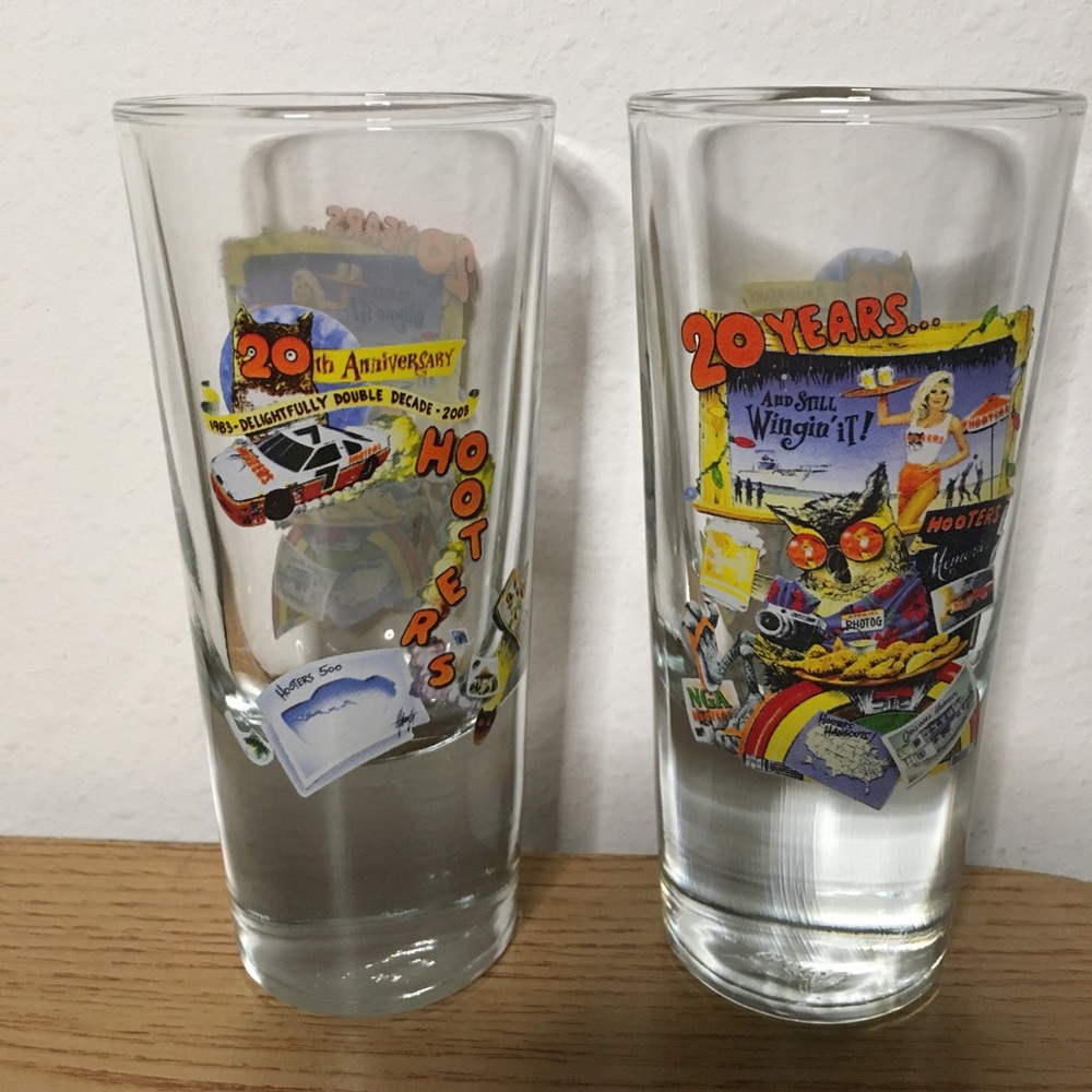 New Bundle Of 2 Hooters Rare Vintage 20th Anniversary Shot Glasses